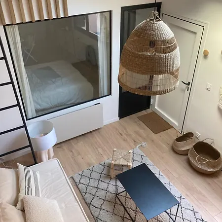 Quiet House With Terrace In * Montreuil (Seine-Saint-Denis)