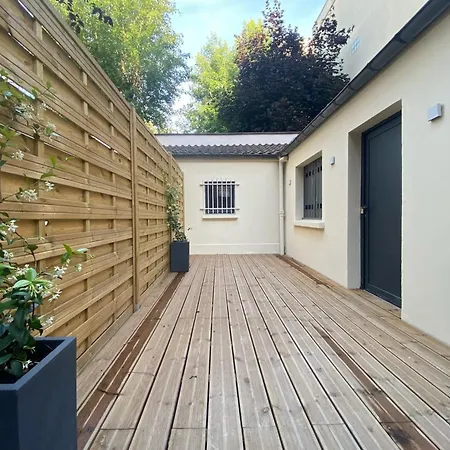 Quiet House With Terrace In